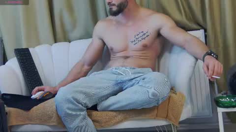 Snapshot of mauro_real_man chatting on October 15, 6:30 pm mauro_real_man online show from October 15, 6:30 pm