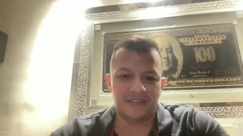 Snapshot of maurodcali chatting on February 16, 2:21 pm maurodcali online show from February 16, 2:21 pm