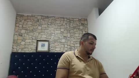 Snapshot of maurodcali chatting on February 1, 2:21 am maurodcali online show from February 1, 2:21 am
