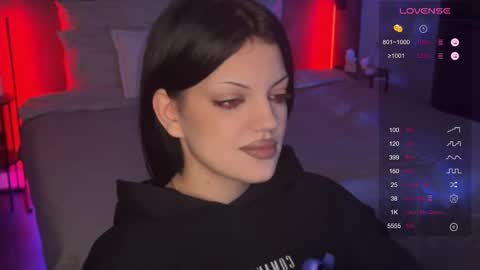 Mavis online show from November 24, 11:15 pm