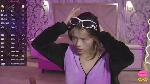 Mavis  online show from January 9, 11:35 am