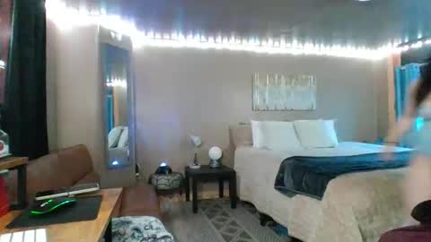 Snapshot of mavismable chatting on April 12, 3:44 am mavismable online show from April 12, 3:44 am