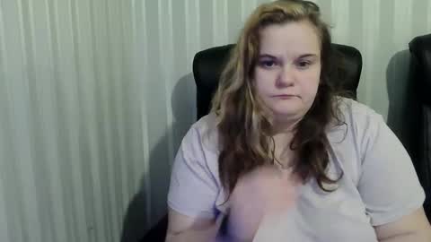 Snapshot of mavka2025x chatting on December 14, 1:38 pm Mavka2025x online show from December 14, 1:38 pm