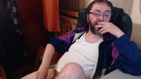 Max online show from December 1, 9:26 pm