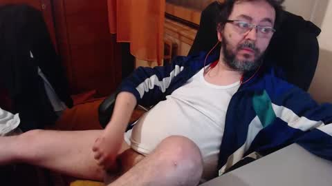 Max online show from February 8, 6:12 am