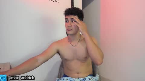 Snapshot of max__andrich chatting on November 11, 3:28 am Max... online show from November 11, 3:28 am