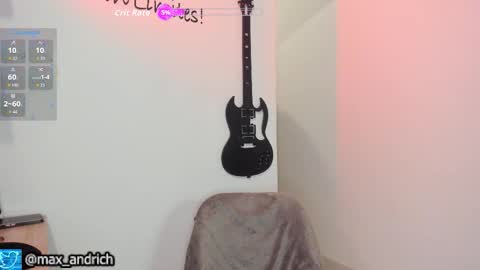 Snapshot of max__andrich chatting on November 28, 3:20 am Max... online show from November 28, 3:20 am