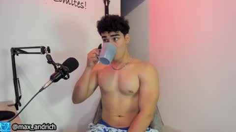 Snapshot of max__andrich chatting on February 26, 2:21 am Max... online show from February 26, 2:21 am