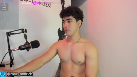 Snapshot of max__andrich chatting on March 8, 4:27 am Max... online show from March 8, 4:27 am