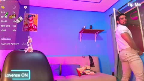 max_brown21 online show from February 6, 8:45 pm