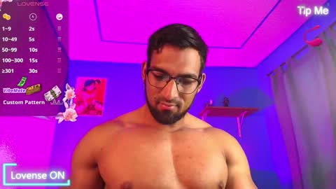 max_brown21 online show from February 6, 11:48 pm