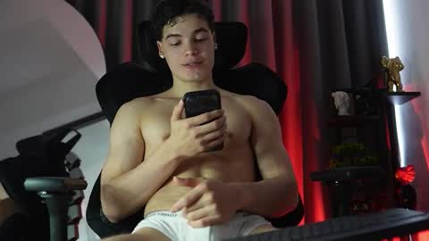 Snapshot of max_cortes1_ chatting on March 5, 6:04 pm 60 OFF ON MY OF ONLY FOR TODAY online show from March 5, 6:04 pm