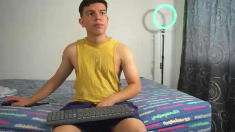 Snapshot of max_ethan5 chatting on November 24, 2:17 pm Max online show from November 24, 2:17 pm