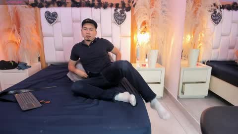 Snapshot of max_huntter chatting on March 28, 2:11 am max_huntter online show from March 28, 2:11 am