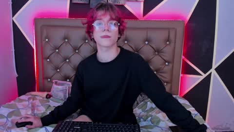 Max lover1 online show from December 14, 3:58 pm