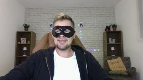 Max  Aliya online show from September 14, 6:40 pm