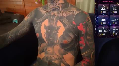 Snapshot of max_reaves chatting on December 4, 6:11 am online show from December 4, 6:11 am