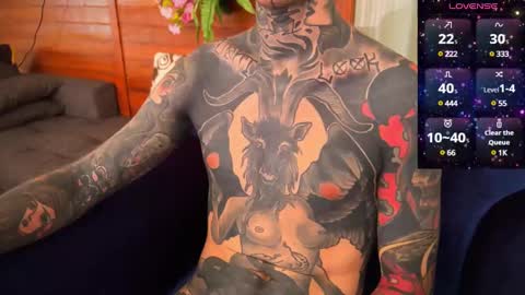 Snapshot of max_reaves chatting on December 12, 2:37 am online show from December 12, 2:37 am