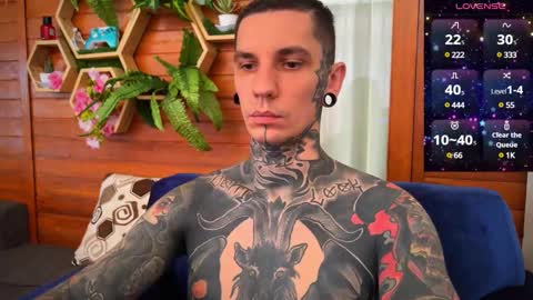 Snapshot of max_reaves chatting on December 24, 6:44 am online show from December 24, 6:44 am