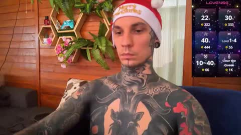 Snapshot of max_reaves chatting on December 26, 8:07 am online show from December 26, 8:07 am