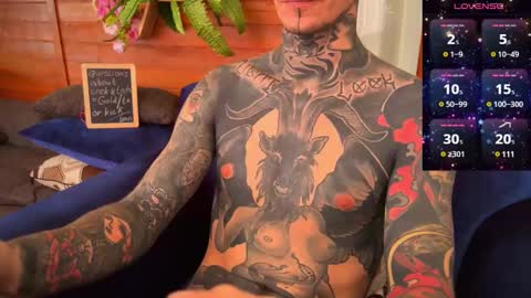 Snapshot of max_reaves chatting on January 5, 6:24 am online show from January 5, 6:24 am