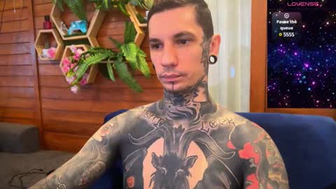 Snapshot of max_reaves chatting on January 10, 2:46 am online show from January 10, 2:46 am