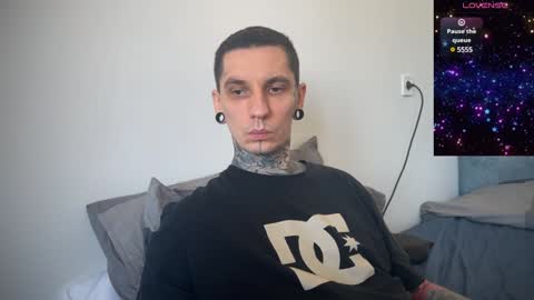 Snapshot of max_reaves chatting on February 2, 11:08 am online show from February 2, 11:08 am