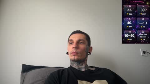 Snapshot of max_reaves chatting on February 6, 1:32 pm online show from February 6, 1:32 pm