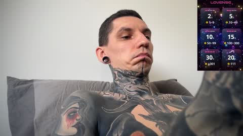 Snapshot of max_reaves chatting on February 7, 7:07 am online show from February 7, 7:07 am