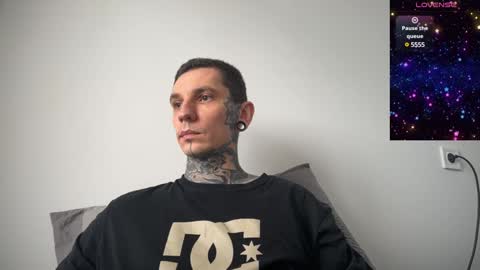 Snapshot of max_reaves chatting on February 7, 10:19 am online show from February 7, 10:19 am