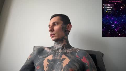 Snapshot of max_reaves chatting on February 8, 1:44 pm online show from February 8, 1:44 pm