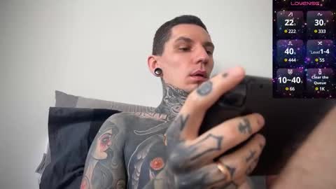 Snapshot of max_reaves chatting on February 9, 6:01 am online show from February 9, 6:01 am