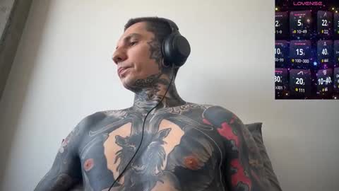 Snapshot of max_reaves chatting on February 11, 7:12 am online show from February 11, 7:12 am