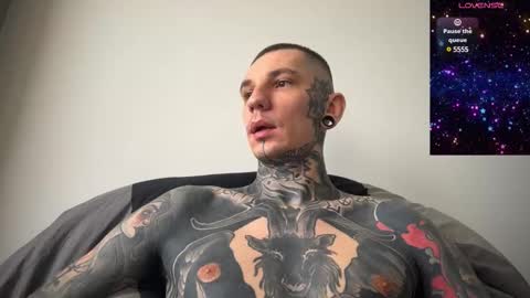 Snapshot of max_reaves chatting on February 16, 5:48 am online show from February 16, 5:48 am