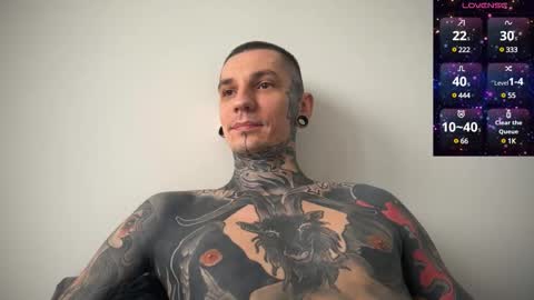 Snapshot of max_reaves chatting on February 19, 6:33 am online show from February 19, 6:33 am