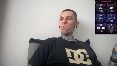 Snapshot of max_reaves chatting on February 22, 7:45 am online show from February 22, 7:45 am