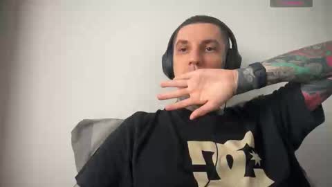 Snapshot of max_reaves chatting on February 26, 10:26 am online show from February 26, 10:26 am