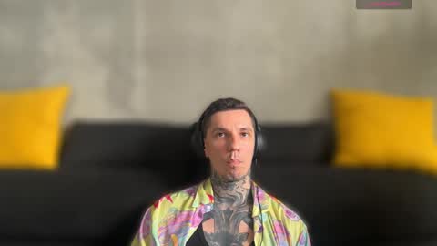 Snapshot of max_reaves chatting on September 12, 7:08 am online show from September 12, 7:08 am