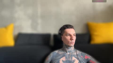 Snapshot of max_reaves chatting on September 15, 5:07 am online show from September 15, 5:07 am