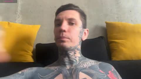 Snapshot of max_reaves chatting on November 6, 5:41 am online show from November 6, 5:41 am