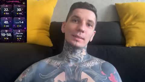 Snapshot of max_reaves chatting on November 23, 5:40 am online show from November 23, 5:40 am