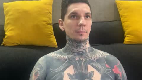 Snapshot of max_reaves chatting on December 14, 5:57 am online show from December 14, 5:57 am