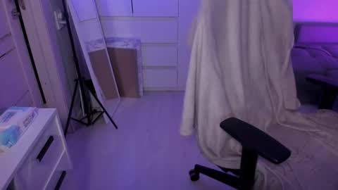 Max online show from January 17, 5:38 pm