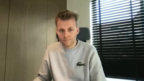 Snapshot of max_straight_1 chatting on November 21, 9:52 am Max take off clothes online show from November 21, 9:52 am