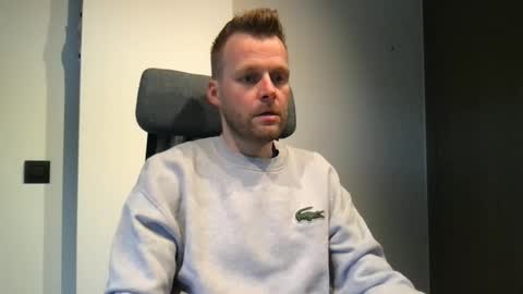 Max take off clothes online show from February 10, 9:02 am