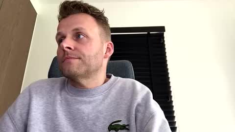 Snapshot of max_straight_1 chatting on March 31, 2:06 pm Max take off clothes online show from March 31, 2:06 pm