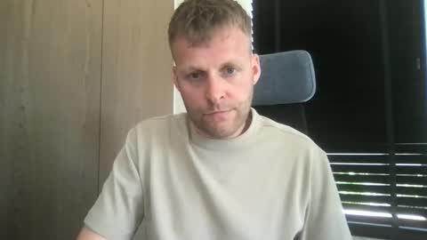 Snapshot of max_straight_1 chatting on April 24, 11:56 am Max take off clothes online show from April 24, 11:56 am