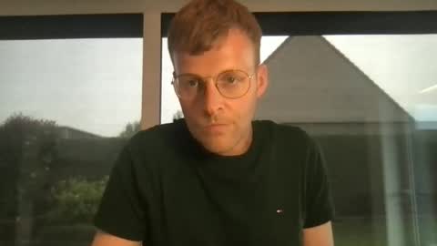 Snapshot of max_straight_1 chatting on May 5, 5:54 pm Max take off clothes online show from May 5, 5:54 pm