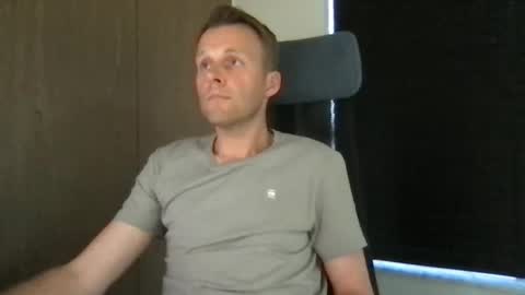 Snapshot of max_straight_1 chatting on May 22, 1:39 pm Max take off clothes online show from May 22, 1:39 pm
