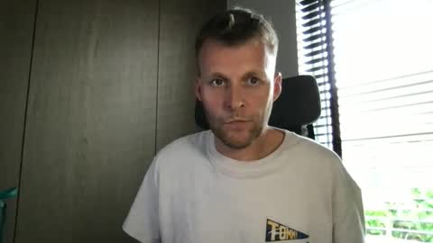 Snapshot of max_straight_1 chatting on May 29, 1:42 pm Max take off clothes online show from May 29, 1:42 pm